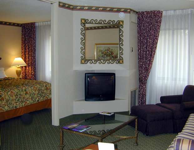 Doubletree By Hilton Airport Hotel 3*